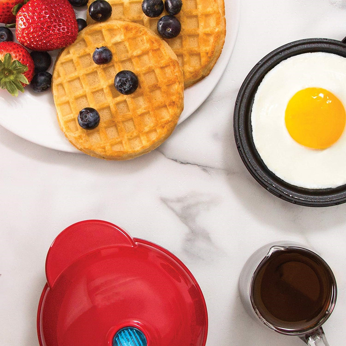 🧇 Mini Waffle Maker – 4” Nonstick Personal Waffle Machine