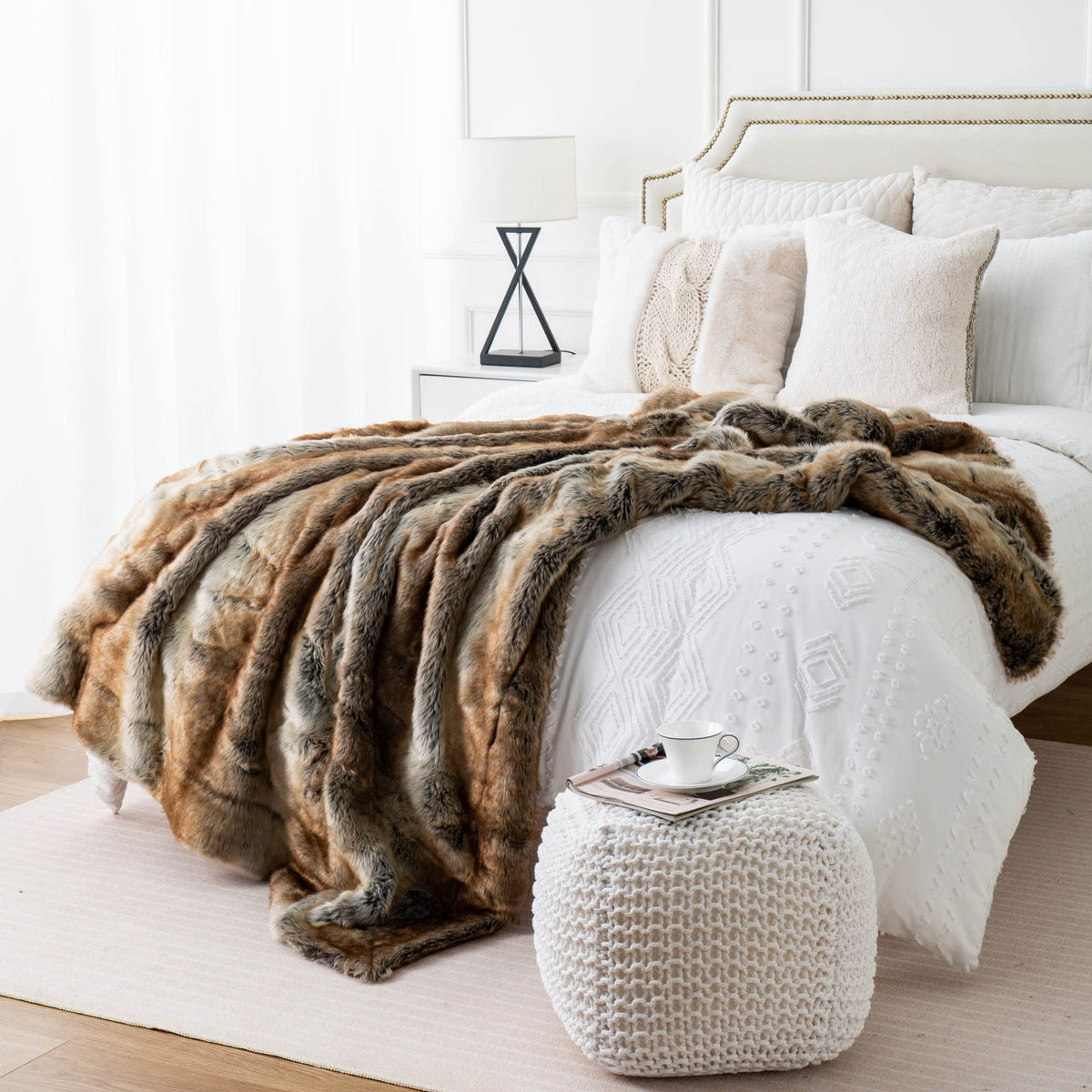 Lutetia Super Soft Fuzzy Thick Throw Blanket