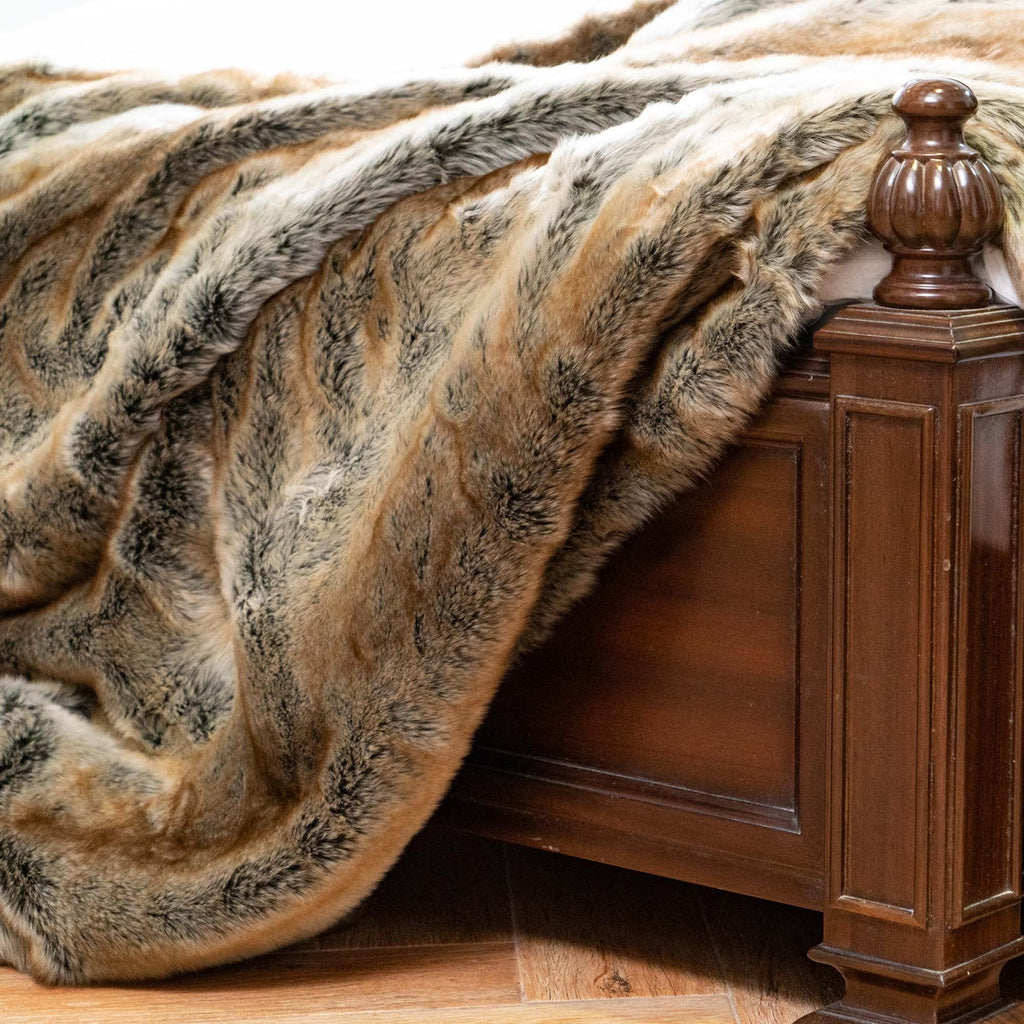 Lutetia Super Soft Fuzzy Thick Throw Blanket