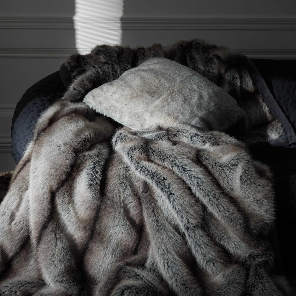 Luxury Soft Faux Fox Fur Blanket | Eco-Friendly