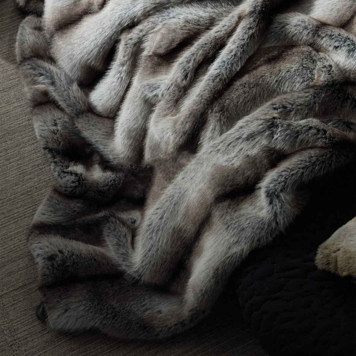 Luxury Soft Faux Fox Fur Blanket | Eco-Friendly